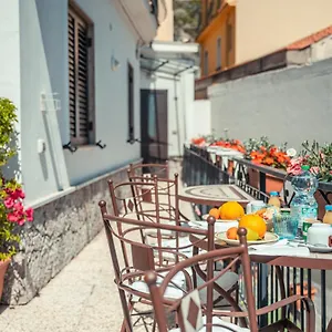 Elegant R&b Floridia Couette-café Taormine